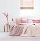 Preview: Brilliant Telio Wandleuchte mit Zugschalter E14 Pink 97002/17