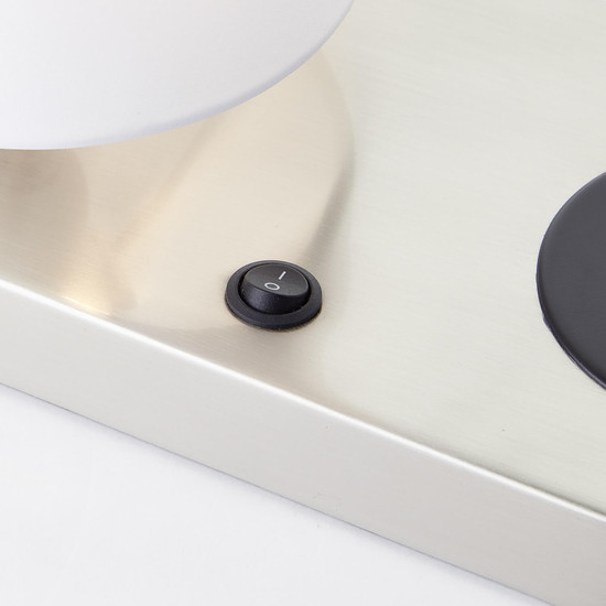 Brilliant Clarie Tischleuchte 26cm mit Induktionsladeschale E14 Weiß Eisen Wireless charging 60091/75