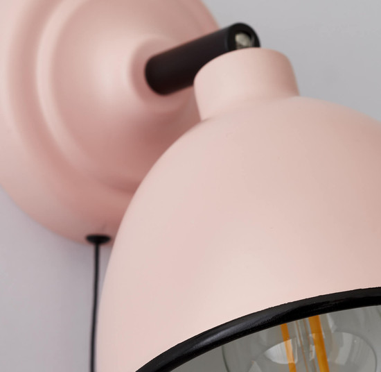 Brilliant Telio Wandleuchte mit Zugschalter E14 Pink 97002/17