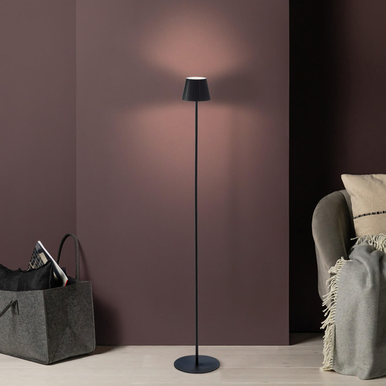 Brilliant Macobo LED Außenstandleuchte 125cm 3,4W Warmweiß IP54 Schwarz Matt G40445/76
