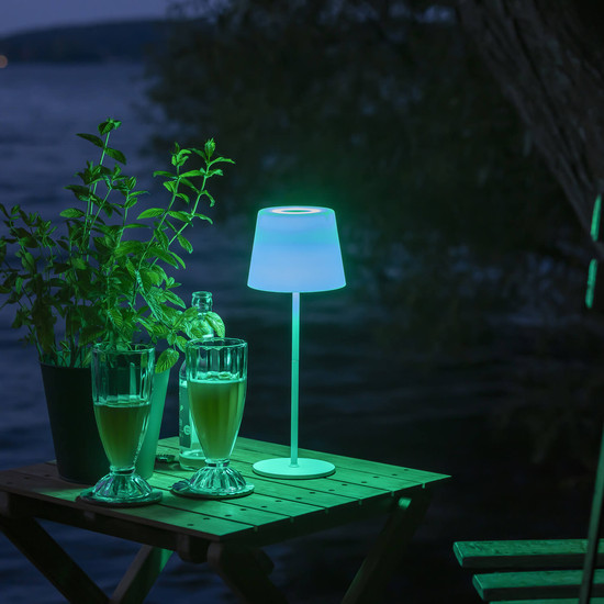 Brilliant Cappo LED Außentischleuchte 38cm 2,5W Warmweiß IP44 Weiß USB, Memory Funktion G40882/05