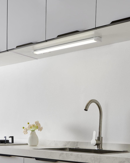 Eglo LED Unterbauleuchte Russcallo 8W CCT warm-/neutral-/tageslichtweiss 2700/4000/6500K Weiss 57x6cm 901995