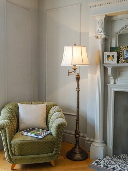 Elstead Gibson Stehleuchte E27 Cambridge Crackle