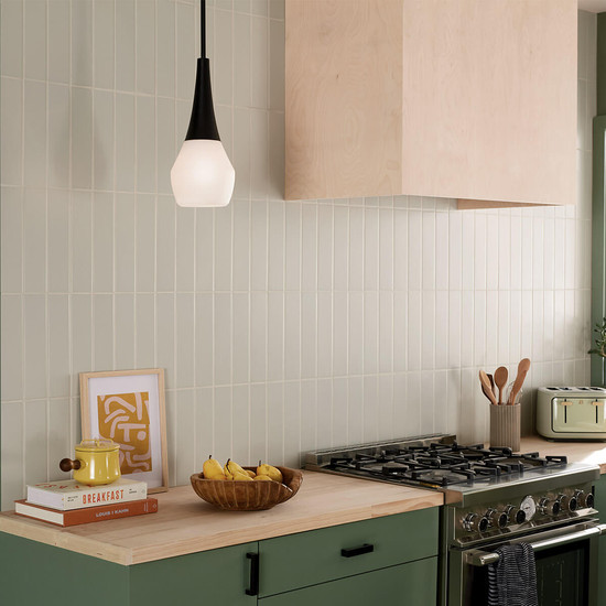 Elstead Deela Pendelleuchte E27  Schwarz Opalglas