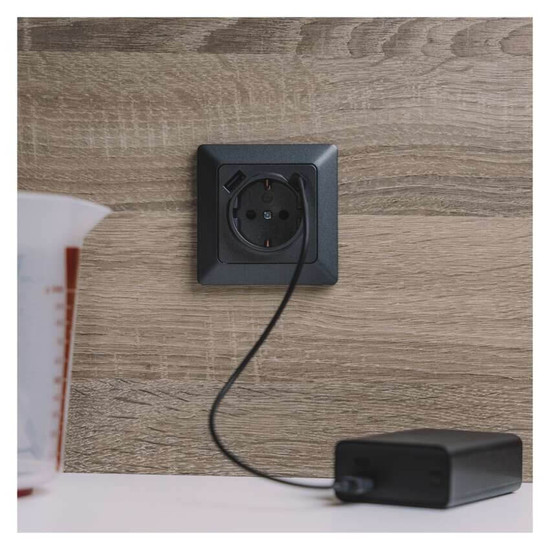 Emos Steckdose mit USB-A+USB-C 3A Schnellladen Anthrazit A6000.7