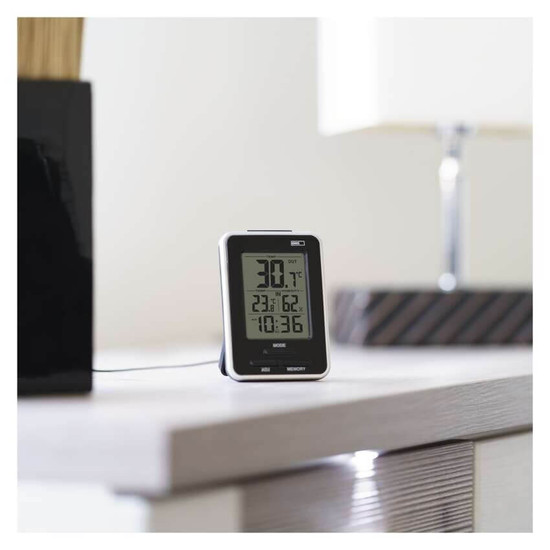 Emos Digitales Thermometer mit Hygrometer kabelgebundener Sensor Wecker E0121