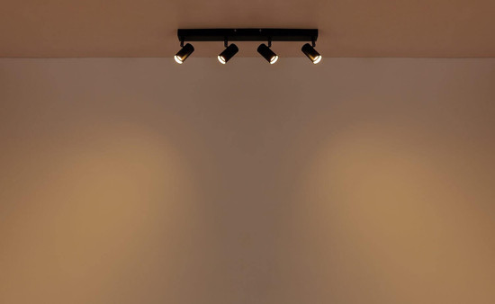 Globo LED Strahler Este 4-flammig 21W warmweiss 90Ra Schwarz matt Metall Aluminium 56x11cm