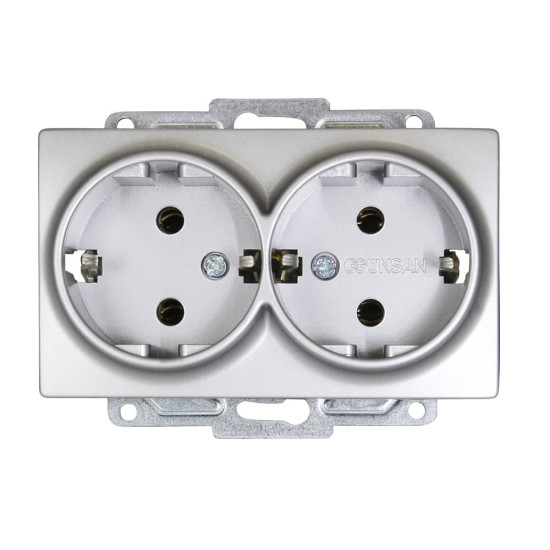 Gunsan Visage 2-fach Steckdose Unterputz Silber