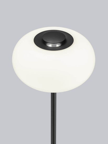 Helestra SAPO LED Stehleuchte 10W dimmbar 90Ra warmweiss Mattschwarz Stahl Opalglas weiß 150cm