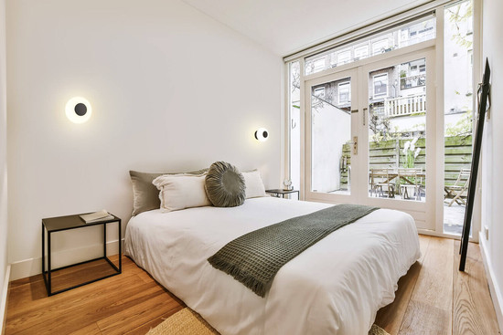 Helestra SAPO LED Wandleuchte 8W dimmbar 90Ra warmweiss Mattschwarz Aluminium Opalglas weiß