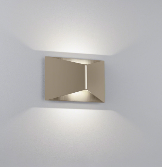 Helestra VID LED Wandleuchte 10W dimmbar IP65 90Ra warmweiss Coffee Aluminium