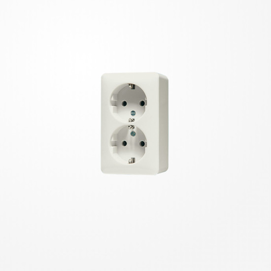 Jung 6022A SCHUKO-Zweifach-Steckdose, 16 A 250 V ~, 47 mm, Schraubklemmen, AP 600, weiß