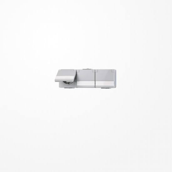 Jung 623NAW SCHUKO-Dreifach-Steckdose 250 V ~, Schraubklemmen, mit Schriftfeld, waagerecht, IP 44, WG 600