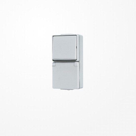 Jung 676W SCHUKO-Steckdose 16 A 250 V ~ mit Schalter Universal Aus-Wechsel 10 AX 250 V ~, IP 44, WG 600