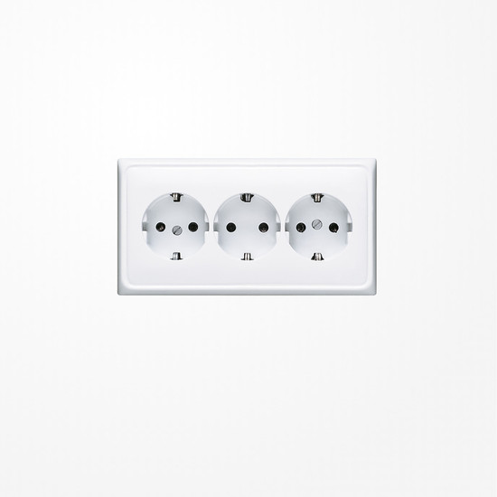 Jung CD523WW Kabelkanal-SCHUKO-Steckdose, 3fach, 16 A 250 V ~, Duroplast, Serie CD, alpinweiß