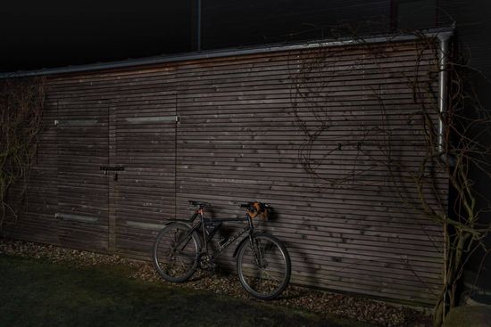 LEDVANCE LED Endura Pro Spot Sensor LED Fluter Dunkelgrau 8W 750Lm 4000K IP55 4058075228887