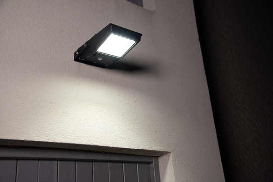 OSRAM LED Aussen-Strahler ENDURA FLOOD Solar Sensor Neutralweiss 4099854429477