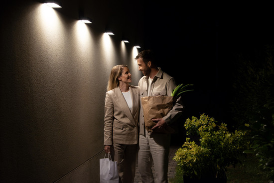 OSRAM LED Aussenleuchte Endura Style Solar Bricklume Sensor Wide White Warm weiß 4099854455872