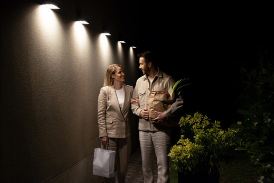 OSRAM LED Aussenleuchte Endura Style Solar Bricklume Sensor Dark Gray Warm weiß 4099854455896