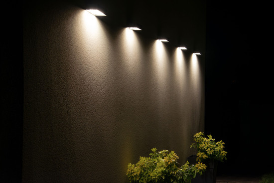 OSRAM LED Aussenleuchte Endura Style Solar Bricklume Sensor White Warm weiß 4099854455919