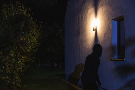 OSRAM LED Aussenleuchte SMART+ CAMERA CONTROL Control Dimmbar Warm weiß 4099854474972