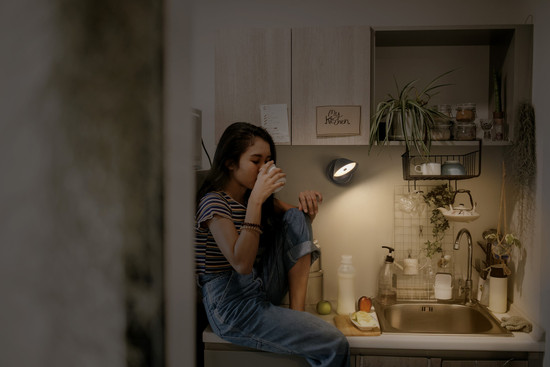 OSRAM LED Wandleuchte NIGHTLUX CONE 830 DIM USB Black Dimmbar Warm weiß 4099854478789