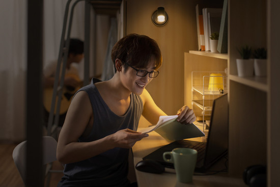 OSRAM LED Wandleuchte NIGHTLUX CYLINDER 830 DIM USB Black Dimmbar Warm weiß 4099854478918