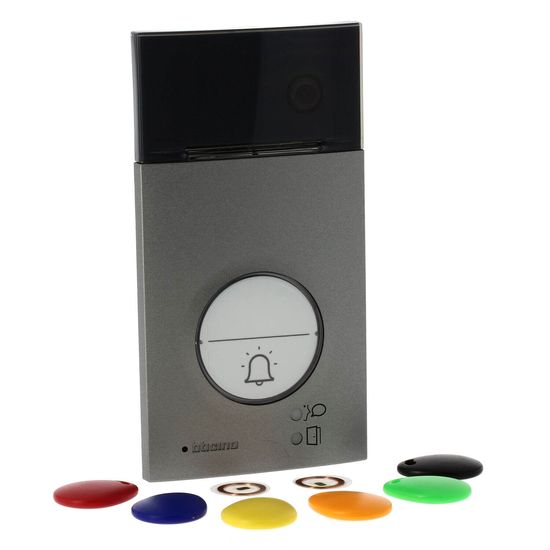 Bticino 2-Draht Video-/Audio Türstation LINEA 3000 mit Transponder zur Türöffnung, Weitwinkel-Farbkamera und LED-Beleuchtung, 1- oder 2-Familienhaus, IP54 IK10, 343091