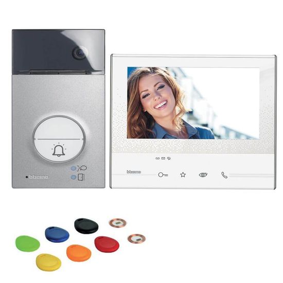 Bticino Flex ONE 2-Draht Videosprechanlagen WLAN Set, Classe 300 X13E mit 7-Zoll Touchscreen, 105° Weitwinkel Kamera, Transponder Türöffner-Schlüsselloser Zugang, IP54, IK10, 363911