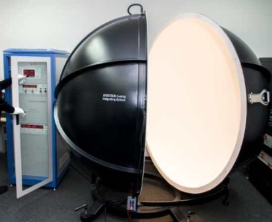 Lichtlabor - Ulbricht-Kugel 1,75m, Goniophotometer, Spectroradiometer,  Power Meter