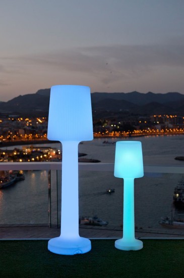 NewGarden CARMEN 165 LED Stehleuchte 165cm + RGB, Akku, Fernbedienung Innen & Außen IP65