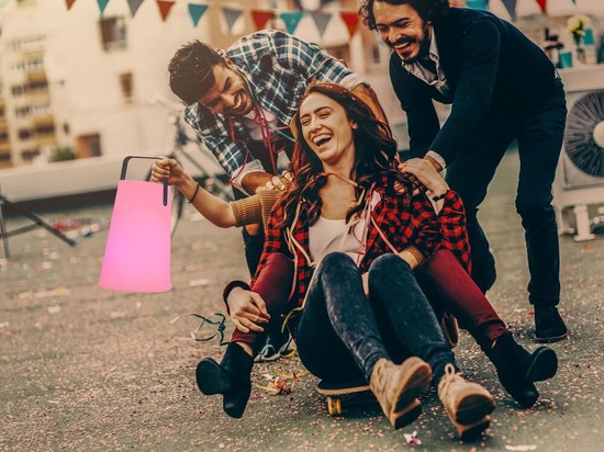 NewGarden NOMADA 30 LED Bluetooth Lautsprecher RGB Fernbedienung Innen & Außen IP43