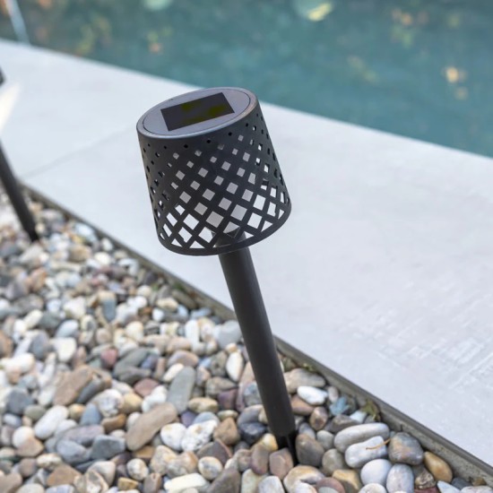 NewGarden GRETITA schwarz Solar + Akku LED Erdspieß Gartenleuchte Solar 4er Set + USB Innen & Außen IP44