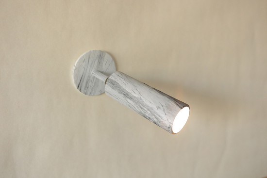 Newgarden Roll 4 Akku Marmor-Optik Wandleuchte, Montage ohne Bohren, warmweißes Licht, USB-Ladekabel ø4,5x12 cm