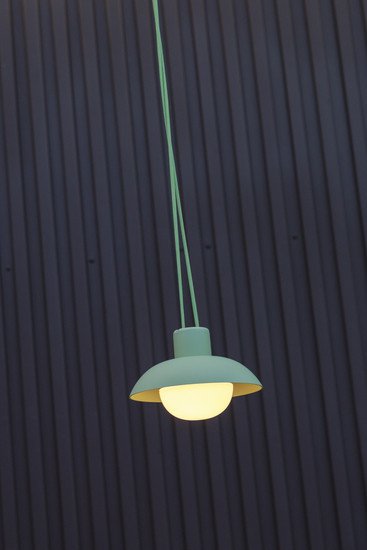 Newgarden Syros 20 Akku Grün mobile Dekoleuchte mit Seil, warmweißes Licht, dimmbar, Fernbedienung ø20x9,5 cm