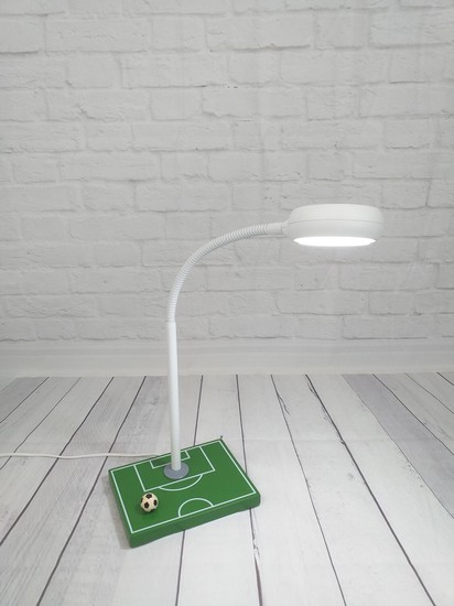 Niermann Fußballfeld Lese-Tischleuchte GX53 Grün, Weiß Made in Germany