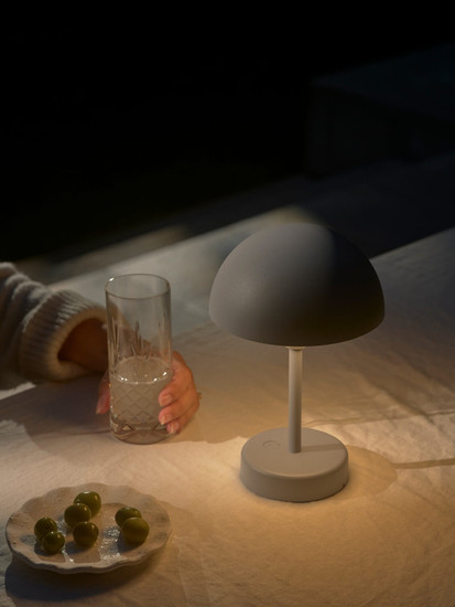Nordlux LED Akkuleuchte Ellen To-Go Tischlampe Grau dimmbar Moodmaker 300lm 3000K warmweiß Ø16cm IP44 Aluminium 2418015010