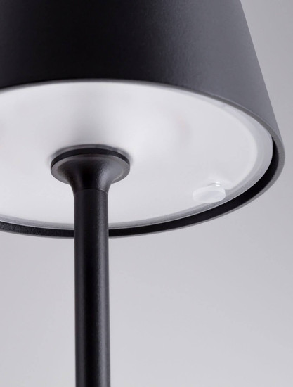 Nova Luce LED Akku-Stehleuchte Persea dimmbar 2W warmweiss 3000K USB IP54 salzwasserfest Schwarz Aluminium 115cm 9030625