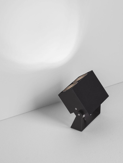 Nova Luce LED Akzentleuchte Ander schwenkbar 10W CCT warm-/neutralweiss 3000/4000/5000K IP65 Schwarz Aluminium 16,5x13,5cm 9050702