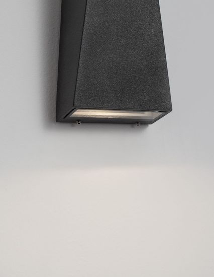 Nova Luce VEIRO LED Wandleuchte Anthrazit 6W IP65 Warmweiss 9x9,3x20,5cm 9104835