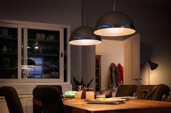 Philips Bewegungsmelder LED Lampe E27 Sensor 8W 806lm warmweiss 2700K wie 60W
