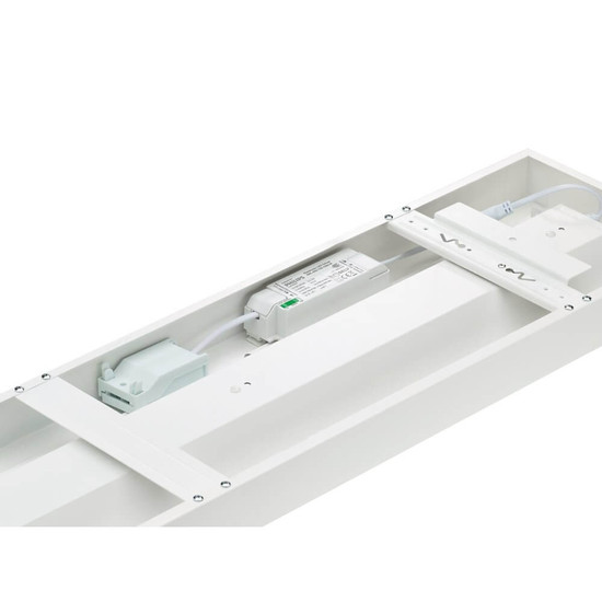 Philips LED Anbauleuchte CoreLine 157x20cm 22,5-43,5W 3400-6500lm Warmweiss 3000K UGR19 IP44 8720169764286