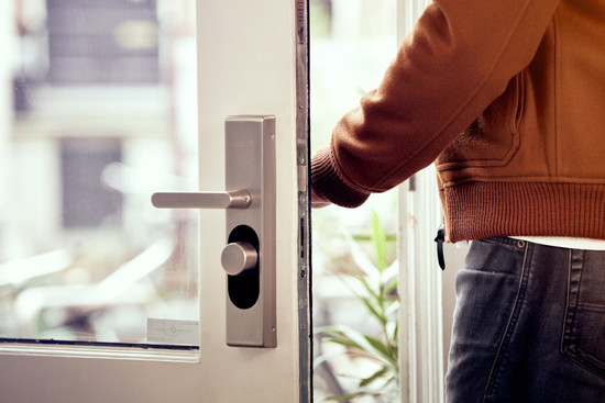 Shelly LOQED Touch Smart Lock - Schlüsselloses Türschloss, Edelstahl