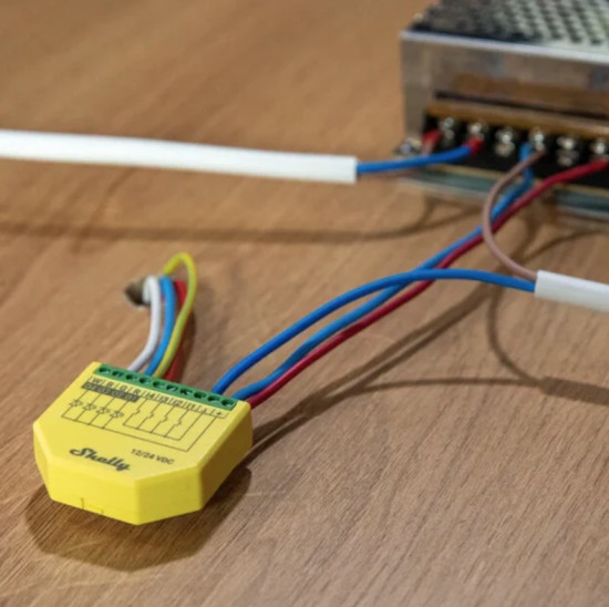 Shelly Plus RGBW PM - WLAN LED-Controller, RGBW, 12/24V, LED Lichtcontroller BT