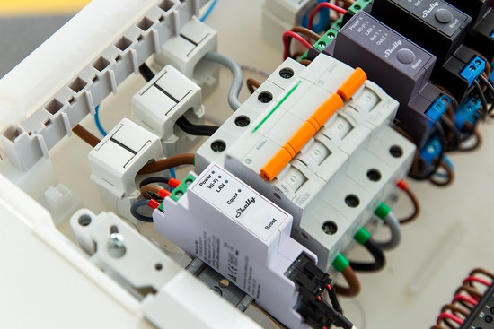 Shelly Pro 3EM-120A - 3-Phasen Energiezähler, inkl. 120A Wandler, LAN