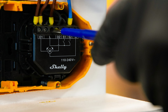 Shelly Shutter - WLAN Rollladenaktor, Nachrüstmodul