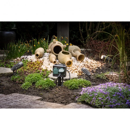 SLV 227001 4-Fach Gartensteckdose mit Erdspieß IP44 1,4m Zuleitung