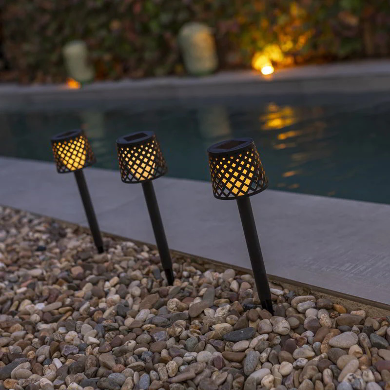 NewGarden GRETITA schwarz Solar + Akku LED Erdspieß Gartenleuchte Solar 4er  Set + USB Innen &