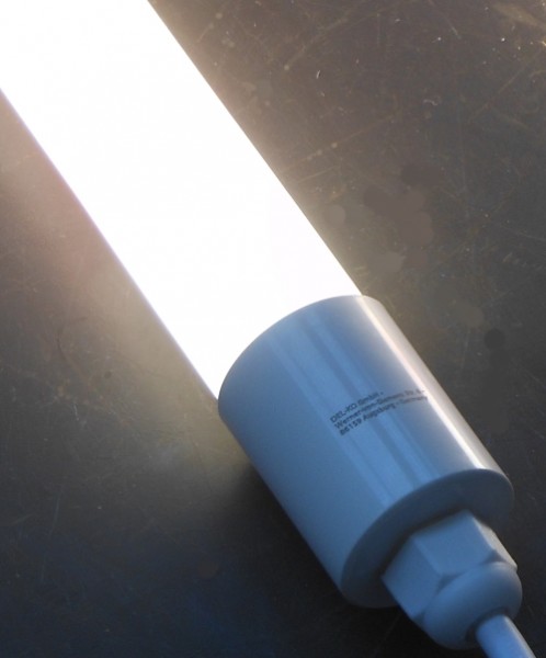 Bioledex LED Leuchte 120cm 20W 5000K IP65 tageslichtweiss für TIP65 Systemanschluss