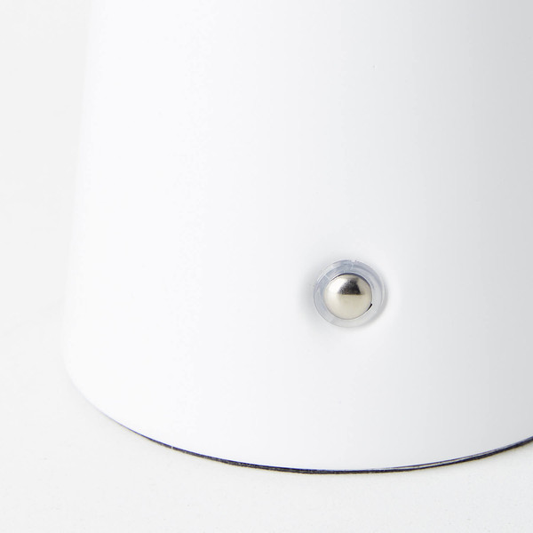 Brilliant Muffin LED Außentischleuchte 18,5cm 3W Warmweiß IP44 Weiß Matt USB G40895/75